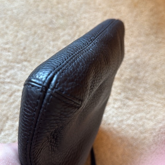 Michael Kors Crossbody Pebbles Leather Bag - Picture 9 of 10